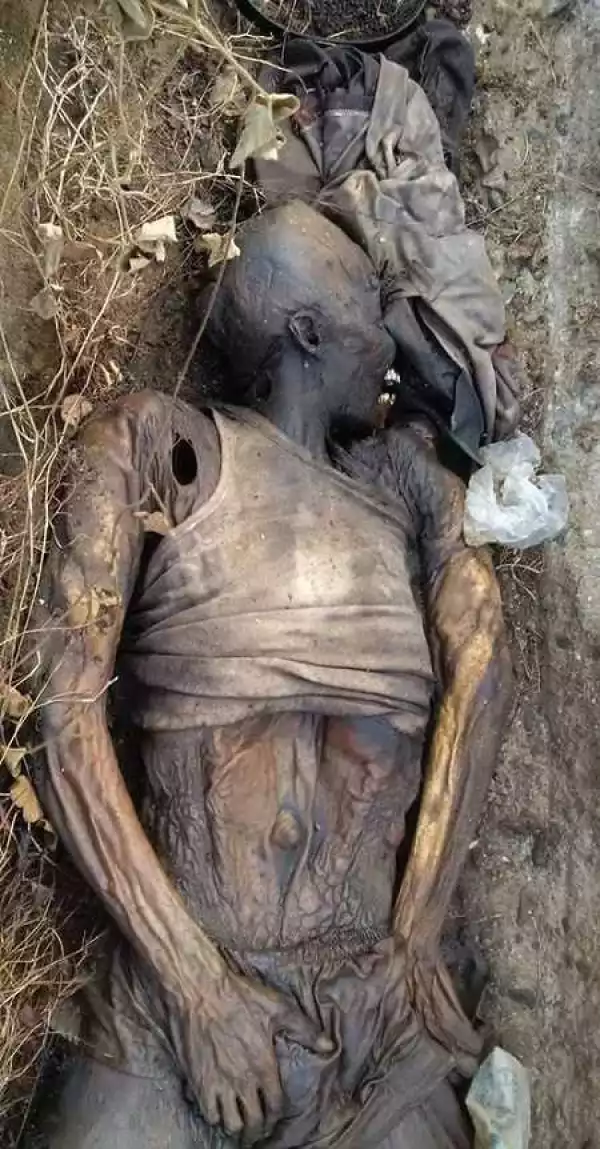 Horror! Man’s Decomposing Body Found Inside Drainage Along Popular Bypass In Calabar (Photos)